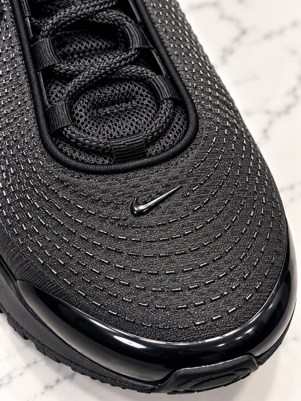 Nike Air Max Dn Men’s Size 11 Black Dynamic Air Sneakers - Picture 4 of 9